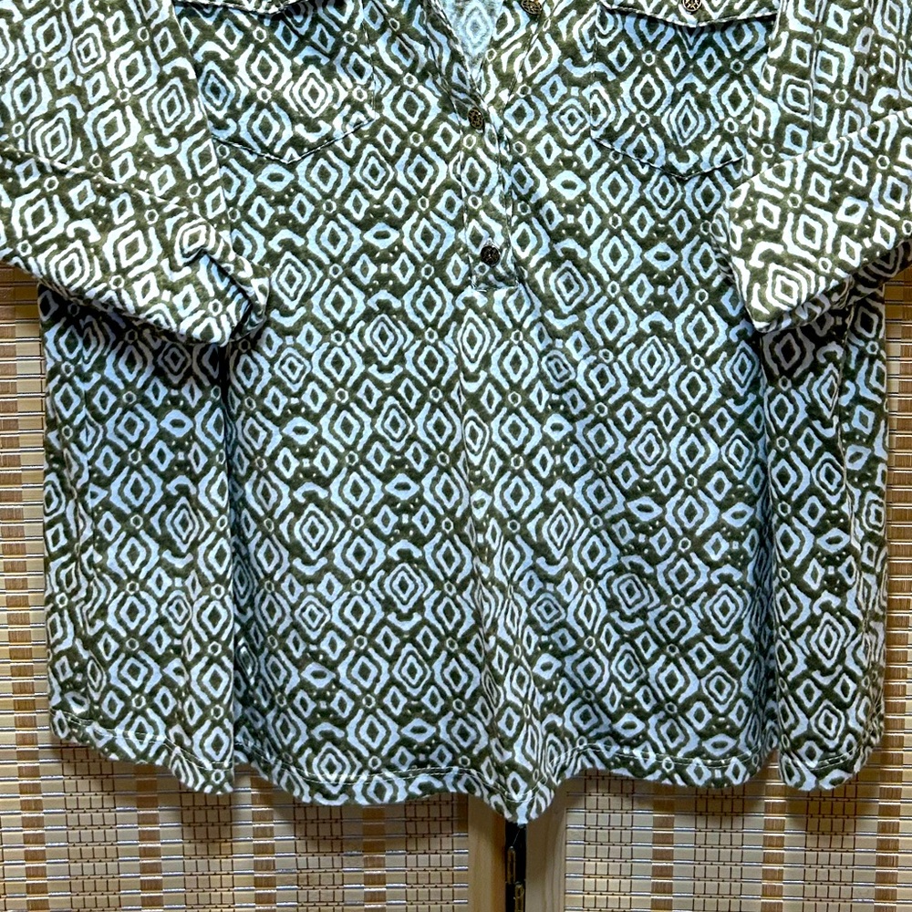 Geometric Pattern Blouse - Picture 3 of 11